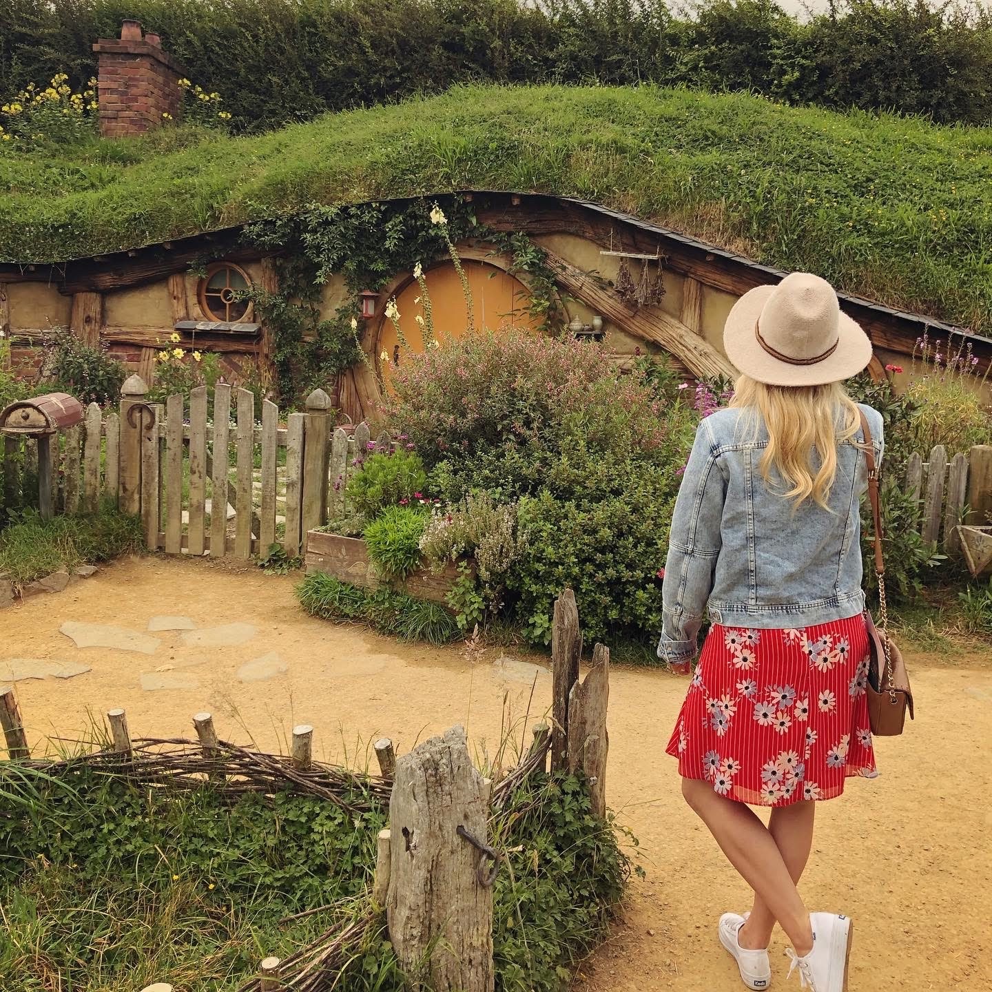 e8ca6627-aabb-401d-a4b1-e15c327d2171